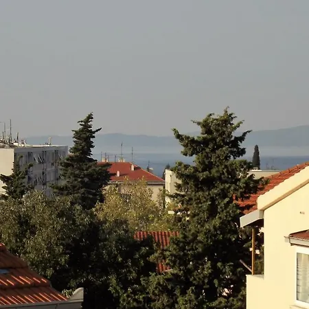 Cozy 16 With Double Bed Sleeper Couch Apartamento Split
